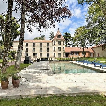 Le Manoir Des Perrieres Bed & Breakfast Rochechouart Exterior photo