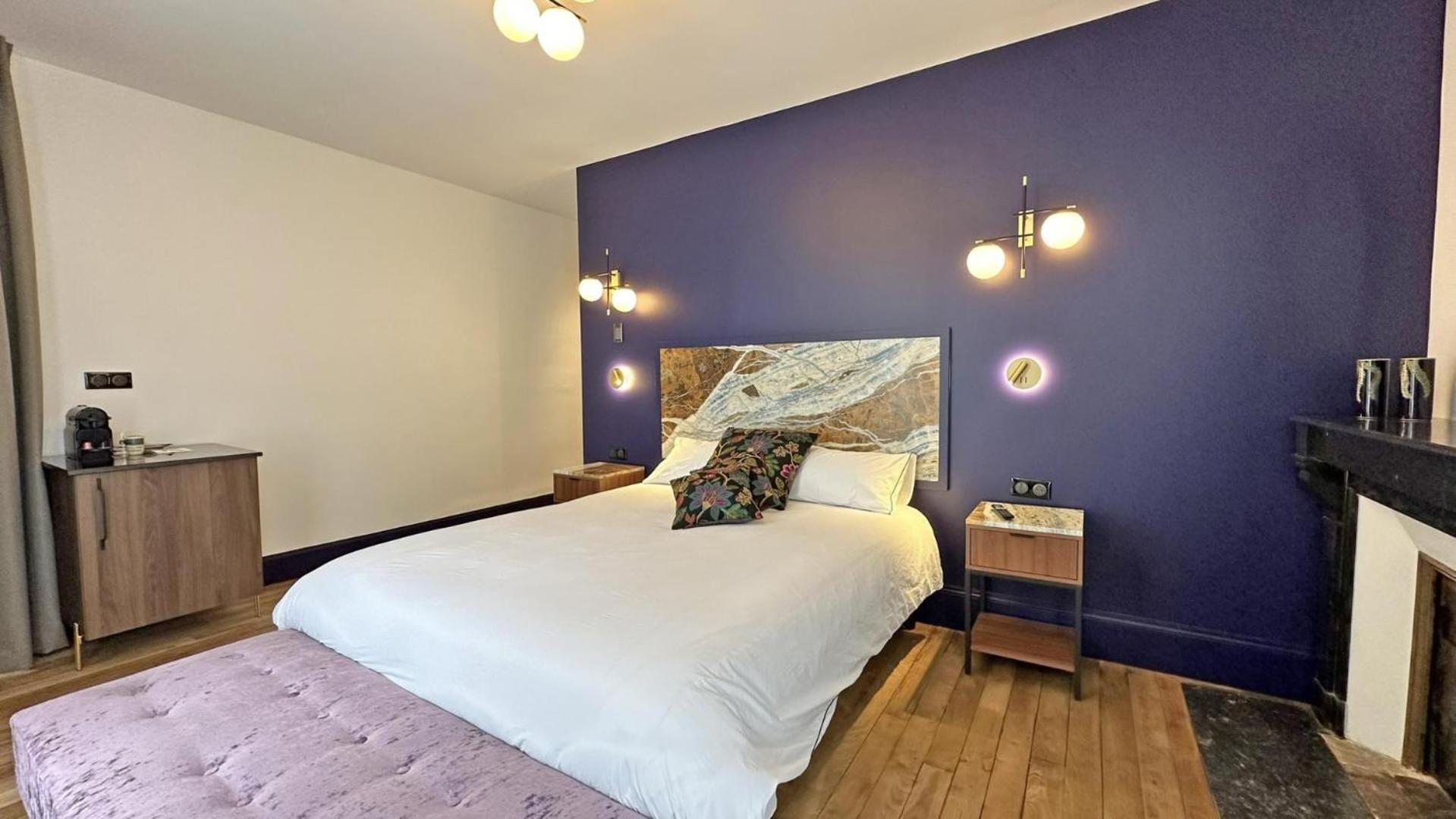 Le Manoir Des Perrieres Bed & Breakfast Rochechouart Exterior photo
