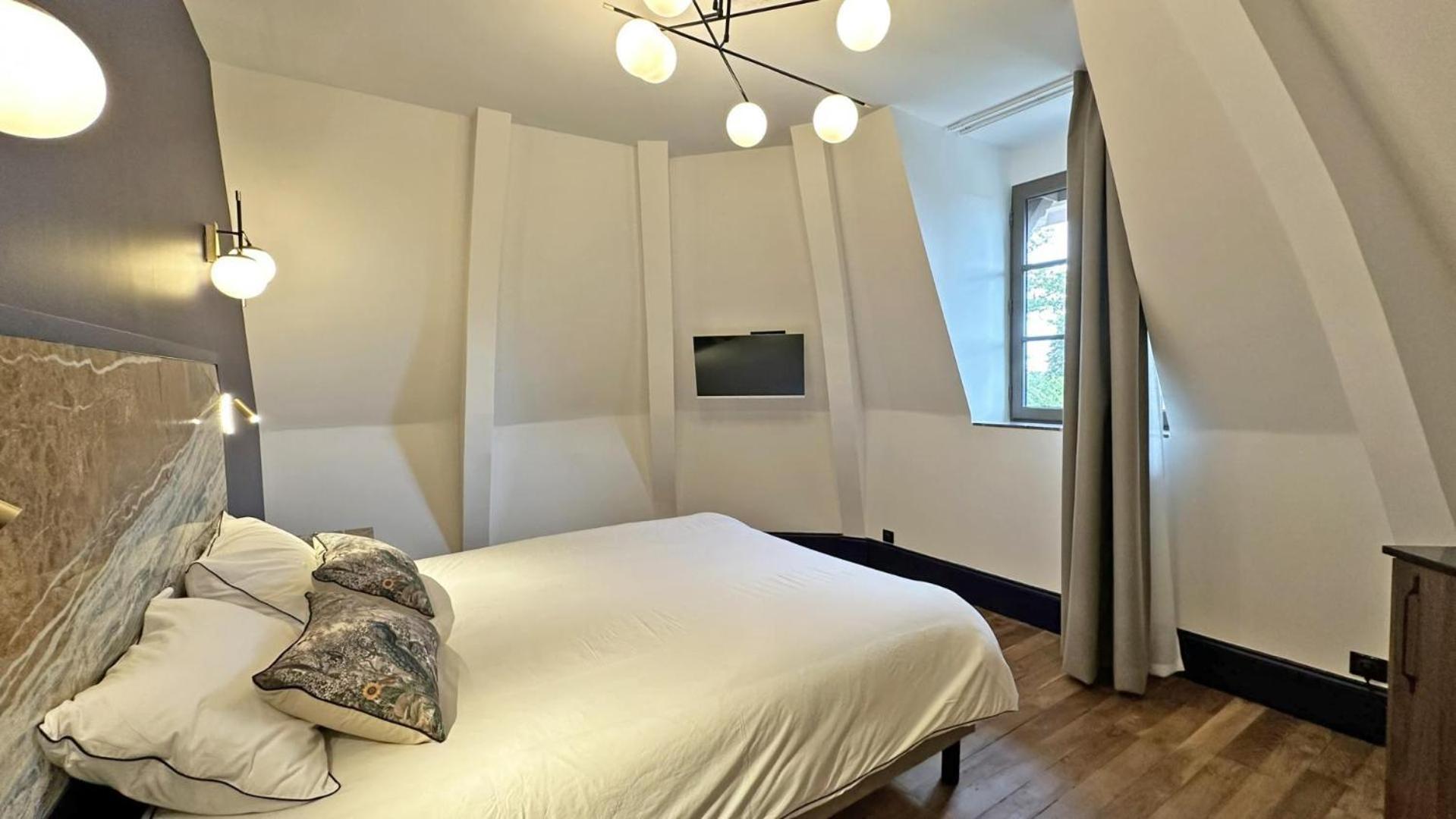 Le Manoir Des Perrieres Bed & Breakfast Rochechouart Exterior photo