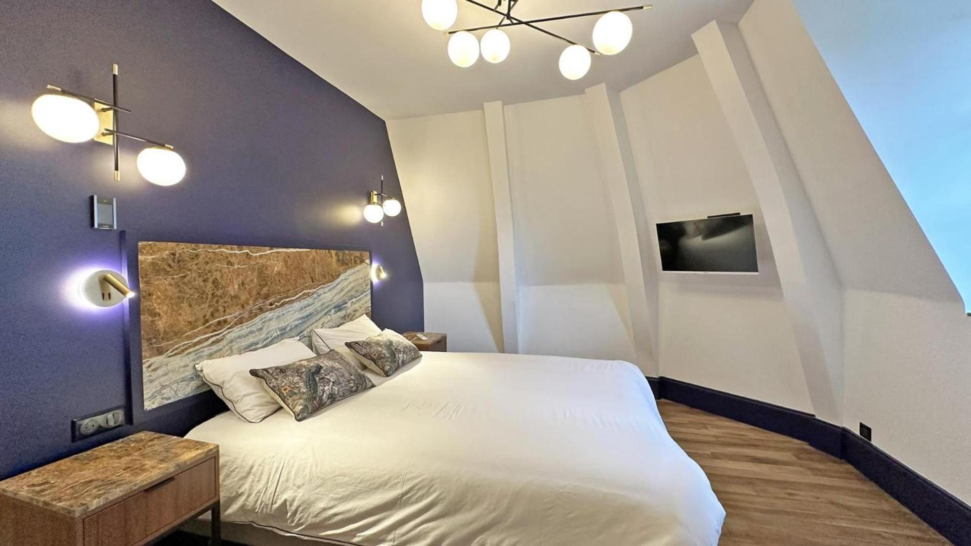 Le Manoir Des Perrieres Bed & Breakfast Rochechouart Exterior photo