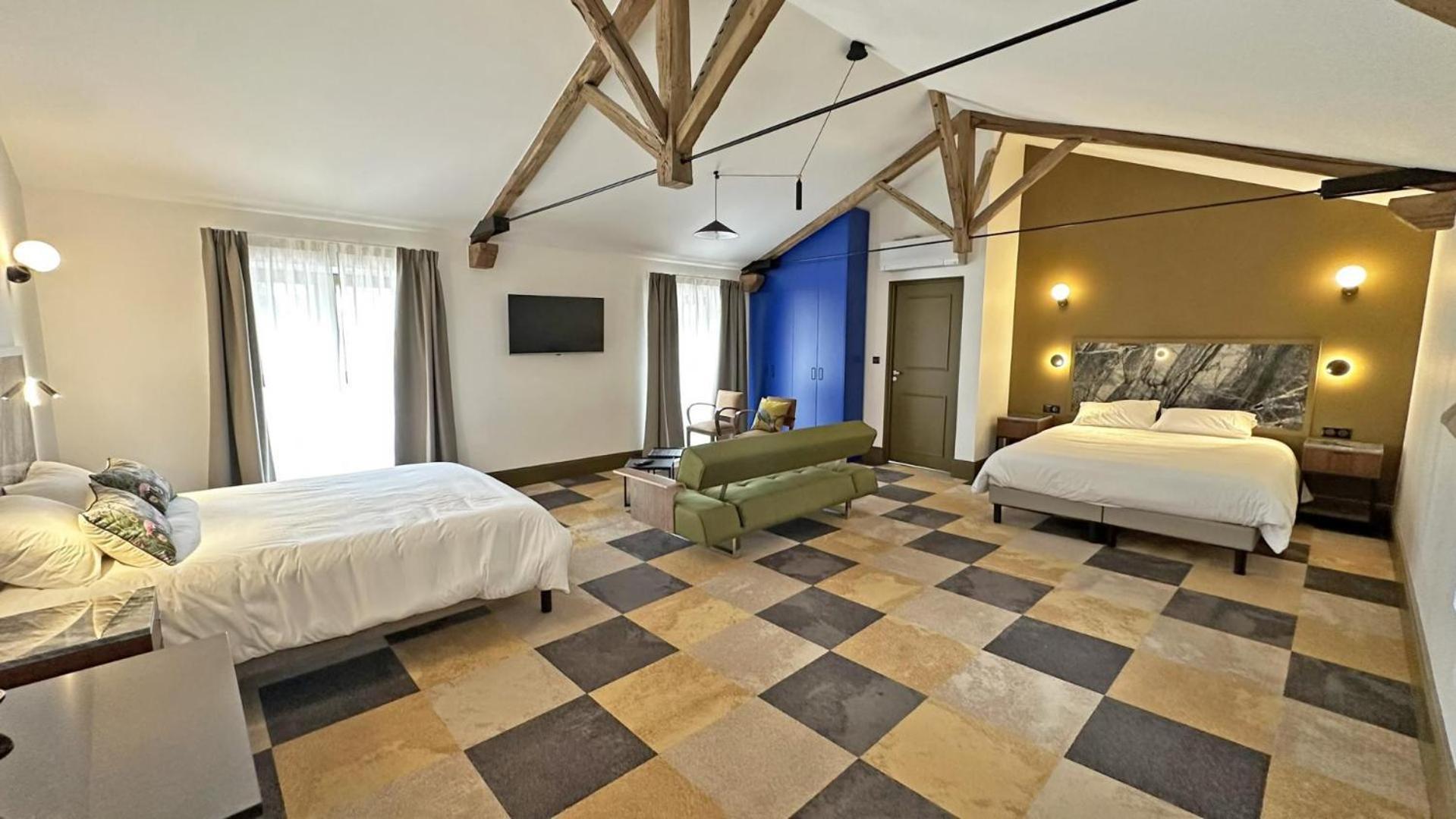 Le Manoir Des Perrieres Bed & Breakfast Rochechouart Exterior photo