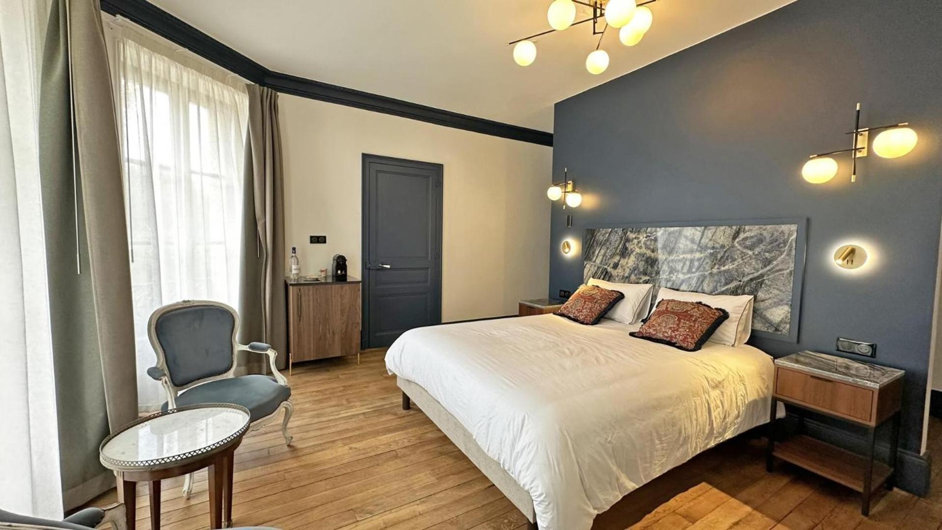Le Manoir Des Perrieres Bed & Breakfast Rochechouart Exterior photo