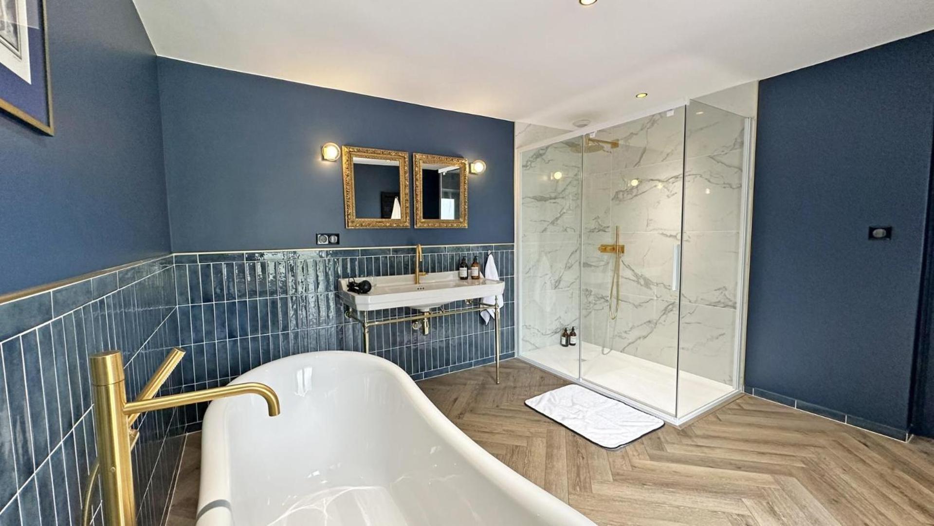 Le Manoir Des Perrieres Bed & Breakfast Rochechouart Exterior photo