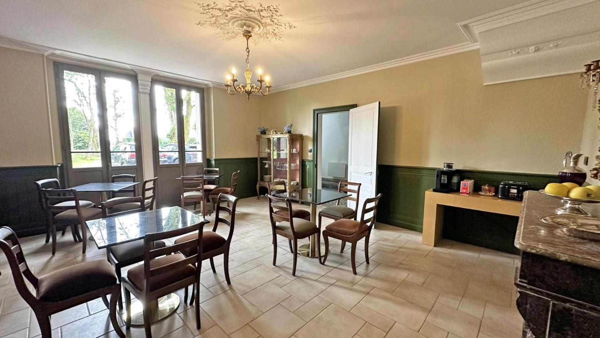 Le Manoir Des Perrieres Bed & Breakfast Rochechouart Exterior photo